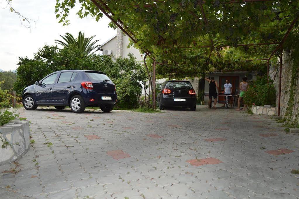 Apartments Mm Sveti Stefan Luaran gambar